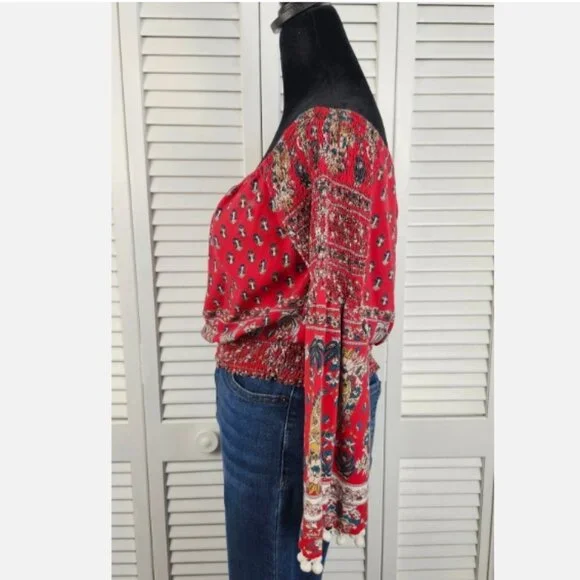 Band of Gypsies Red Off Shoulder Boho Top M Cropped Floral Bell Sleeve Fringe - Picture 5 of 10